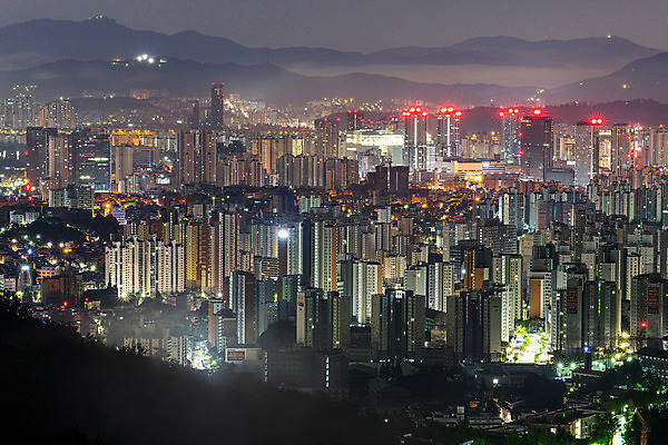 포토 JPG 야경 아파트 서울 한국 빌딩 사람없음 야외 건물 도시풍경 새벽 도시 국내여행 봉수대 전경 국내포토 자연요소 건축물 아시아 여행 주택 풍경 야간 파일형식 탑뷰 풍경_경치