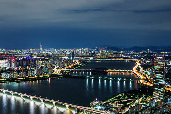 포토 JPG 야경 하늘 서울 한국 빌딩 사람없음 야외 건물 도시풍경 도시 한강 63빌딩 국내여행 여의도 올림픽대로 원효대교 가교 전경 국내포토 건축물 아시아 여행 풍경 다리_건축물 야간 랜드마크 파일형식 탑뷰 풍경_경치