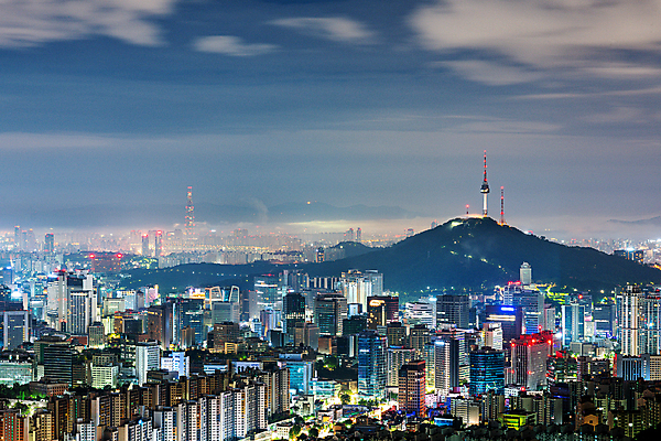 포토 JPG 구름 야경 하늘 서울 한국 빌딩 사람없음 야외 건물 도시풍경 새벽 도시 남산타워 국내여행 봉수대 전경 국내포토 자연요소 건축물 아시아 여행 풍경 야간 남산 파일형식 탑뷰 풍경_경치
