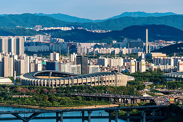 포토 JPG 주간 서울 한국 풍경 사람없음 야외 건물 도시풍경 국내여행 올림픽주경기장 잠실 전경 국내포토 자연요소 건축물 아시아 여행 경기장 도시 파일형식 탑뷰