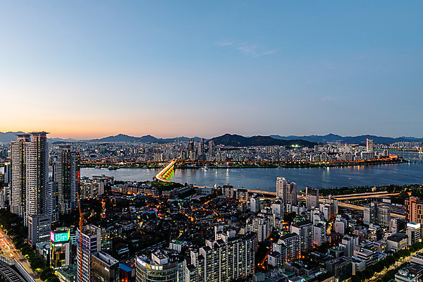 포토 JPG 하늘 서울 한국 풍경 빌딩 사람없음 야외 건물 도시풍경 노을 도시 한강 강남 국내여행 청담대교 전경 국내포토 자연요소 건축물 아시아 여행 다리_건축물 랜드마크 파일형식 탑뷰