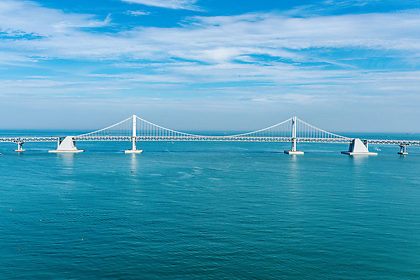 포토 JPG 주간 구름 바다 하늘 한국 풍경 사람없음 야외 도시풍경 맑음 부산 광안대교 국내여행 전경 국내포토 자연요소 아시아 여행 날씨 다리_건축물 도시 파일형식 탑뷰