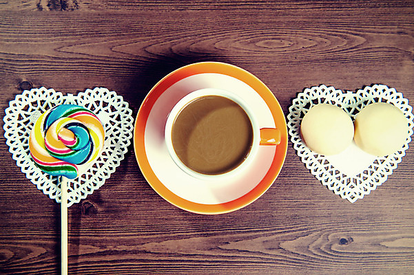 포토 JPG 해외이미지 커피 음료 음식 백그라운드 탁자 사탕 사람없음 컵 갈색 검은색 거품 카페 머그컵 흰색 뜨거움 낟알 카푸치노 에스프레소 모카 카페인 국경 해외202004 해외포토 식기 컬러 가구 디저트 상점 파일형식