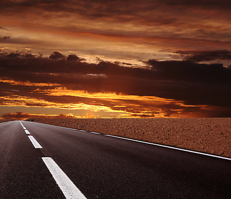 포토 JPG 해외이미지 캐릭터 도로 길 여행 컨셉 자동차 하늘 휴가 거리 스트레스 풍경 사람없음 빛 일몰 운전 사막 시간 고속도로 아스팔트 탈출 주말 눈보라 해외202004 해외포토 육상교통 교통시설 모션 눈_날씨 노을 파일형식