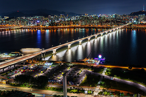 포토 JPG 야경 서울 한국 사람없음 야외 빛 도시풍경 도시 한강 국내여행 궤적 여의도 원효대교 전경 국내포토 아시아 여행 풍경 다리_건축물 야간 랜드마크 파일형식 탑뷰 풍경_경치