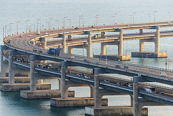 포토 JPG 주간 바다 자동차 한국 풍경 사람없음 야외 도시풍경 부산 광안대교 국내여행 전경 국내포토 자연요소 아시아 육상교통 여행 다리 도시 가교 파일형식 탑뷰