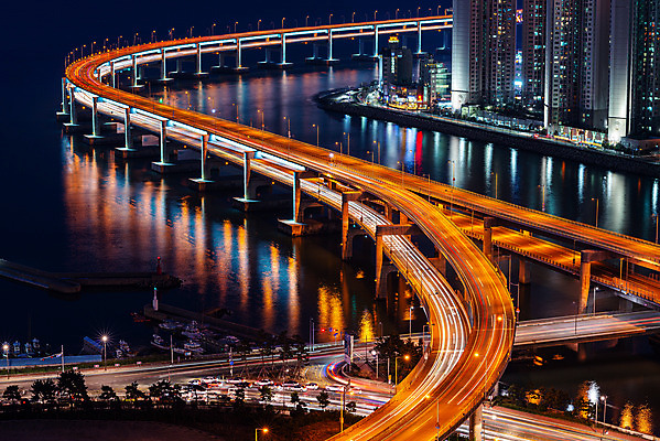 포토 JPG 바다 야경 자동차 한국 빌딩 사람없음 야외 건물 도시풍경 부산 광안대교 국내여행 궤적 전경 국내포토 건축물 아시아 육상교통 여행 풍경 다리 도시 밤 야간 가교 파일형식 탑뷰