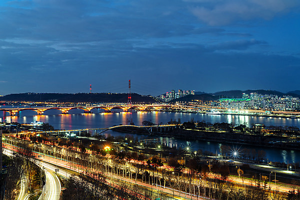포토 JPG 구름 야경 하늘 서울 한국 사람없음 야외 도시풍경 도시 한강 국내여행 당산철교 성산대교 양화대교 전경 국내포토 자연요소 아시아 여행 풍경 다리_건축물 야간 랜드마크 파일형식 탑뷰 풍경_경치