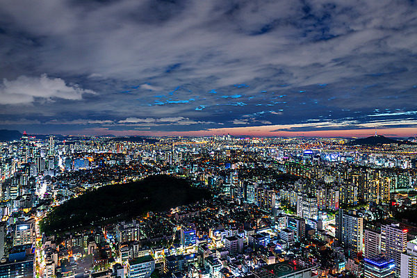 포토 JPG 구름 야경 하늘 한국 빌딩 사람없음 야외 건물 도시풍경 일몰 도시 강남 국내여행 전경 국내포토 자연요소 건축물 아시아 여행 서울 풍경 노을 야간 파일형식 탑뷰 풍경_경치