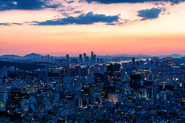 포토 JPG 구름 야경 하늘 서울 한국 빌딩 사람없음 야외 건물 도시풍경 도시 한강 스카이라인 국내여행 전경 국내포토 자연요소 건축물 아시아 여행 풍경 야간 랜드마크 파일형식 탑뷰 풍경_경치