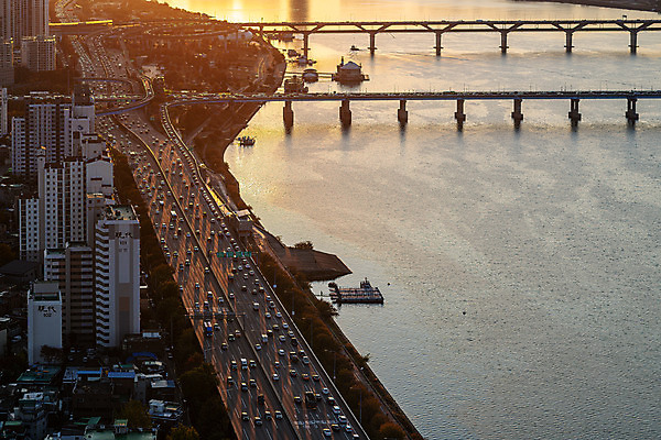 포토 JPG 자동차 아침 서울 한국 풍경 사람없음 야외 건물 도시풍경 일몰 한강 국내여행 정체 전경 강변북로 국내포토 주간 건축물 아시아 육상교통 여행 노을 도시 랜드마크 파일형식 탑뷰 고속화도로