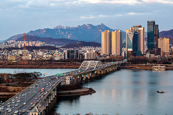포토 JPG 주간 서울 한국 풍경 빌딩 사람없음 야외 건물 도시풍경 도시 한강 국내여행 당산철교 양화대교 전경 국내포토 자연요소 건축물 아시아 여행 다리_건축물 랜드마크 파일형식 탑뷰