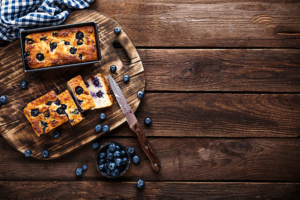 포토 JPG 해외이미지 전통 접시 음식 백그라운드 다이어트 부분 탁자 디저트 치즈 요리 사람없음 목재 우주 케이크 주방 식사 어둠 시골 신선 달콤 맛 아침식사 정상 가루 설탕 굽기 민트 메뉴 시골집 블루베리 슬라이스 브런치 레시피 북쪽 점심식사 건포도 페스츄리 핸드메이드 맛있는 해외202004 해외포토 나무 식기 빵 가구 컨셉 과일 재료 포도 유제품 주택 건강 구이 방향 허브 건과일 파일형식