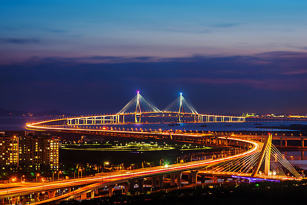 포토 JPG 해외이미지 외관 아시아 건축양식 거리 서울 한국 사람없음 야외 물 빛 강 도시풍경 반사 황혼 일몰 새벽 도시 야간 동쪽 남쪽 빛망울 해외202004 해외포토 자연요소 건축 나라 풍경 노을 방향 파일형식
