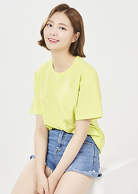 포토 JPG 스튜디오촬영 우먼라이프 여학생 여자 대학생 반바지 실내 한명 미소 앉기 상반신 20대 성인 옆모습 여름 여름휴가 바캉스 한국인 흰배경 여대생 성인여자한명만 국내포토 1 학생 라이프스타일 계절 뷰포인트 백그라운드 바지 모션 휴가 표정 사람 동양인 청년 내부 흰색 여자한명만 성인여자만 파일형식 여름_계절