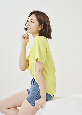 포토 JPG 스튜디오촬영 우먼라이프 여학생 여자 대학생 생각 반바지 실내 한명 미소 앉기 상반신 20대 성인 옆모습 여름 여름휴가 바캉스 한국인 흰배경 여대생 성인여자한명만 국내포토 1 학생 라이프스타일 계절 뷰포인트 백그라운드 바지 모션 휴가 표정 사람 동양인 청년 내부 흰색 여자한명만 성인여자만 파일형식 여름_계절