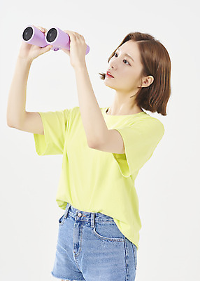 포토 JPG 스튜디오촬영 우먼라이프 여학생 여자 대학생 반바지 실내 한명 서기 미소 상반신 20대 성인 옆모습 여름 여름휴가 바캉스 망원경 한국인 흰배경 여대생 성인여자한명만 국내포토 1 학생 라이프스타일 계절 뷰포인트 백그라운드 바지 모션 휴가 표정 사람 동양인 청년 내부 흰색 여자한명만 성인여자만 파일형식 여름_계절