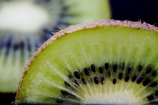 포토 JPG 해외이미지 조각 과일 검은배경 키위 근접촬영 사람없음 슬라이스 해외202004 해외포토 뷰포인트 백그라운드 검은색 파일형식