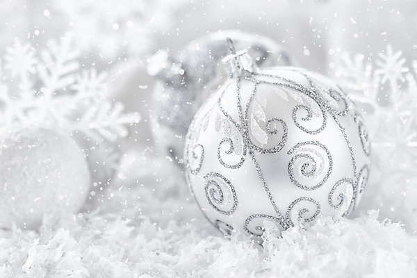 포토 JPG 해외이미지 디자인 백그라운드 크리스마스 겨울 공 새로움 사람없음 장식 빛 축제 장식볼 흰색 축하 눈송이 우아함 은색 12월 묘사 해외202004 해외포토 계절 기념일 컬러 컨셉 눈_날씨 날짜 파일형식