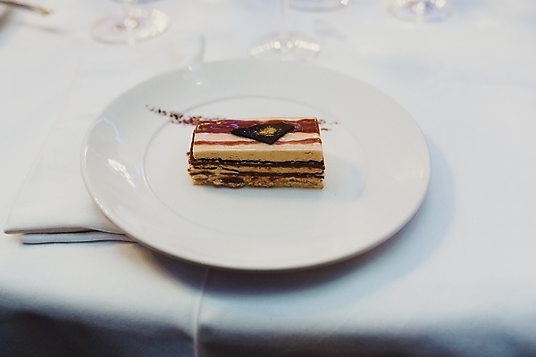 포토 JPG 해외이미지 전통 음식 분홍색 결혼 관계 탁자 결혼식 디저트 함께함 사랑 이벤트 사람없음 장식 파티 케이크 요식업 빵집 수확 흰색 축하 생일 우아함 달콤 맛 정상 설탕 굽기 먹기 크림 묘사 페스츄리 프로스팅 맛있는 해외202004 해외포토 기념일 감정 산업 빵 컬러 가구 컨셉 농업 모션 상점 구이 제빵 파일형식