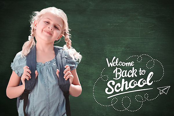 포토 JPG 해외이미지 백인 학생 응시 여자 교육 어린이 텍스트 학교 초등학교 한명 초록색 학습 칠판 메시지 신학기 해외202004 해외포토 서양인 1 시선 컬러 사람 파일형식