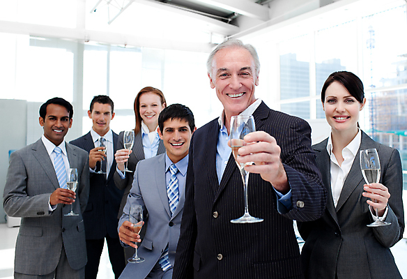 포토 JPG 해외이미지 여자 기념일 남자 행복 음료 회사 비즈니스 성공 협력 함께함 웃음 사람 여러명 성인 사무실 파티 와인 축하 알코올 그룹 샴페인 동료 직원 건배 축배 해외202004 해외포토 감정 다수 컨셉 관계 주류 표정 이벤트 파일형식