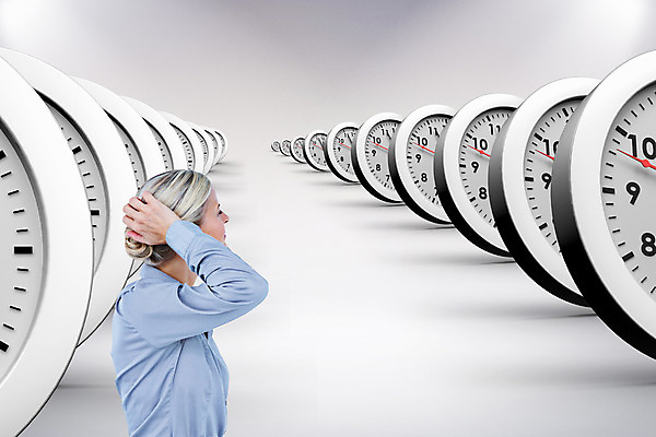 포토 JPG 해외이미지 백인 손 여자 시계 40대 중년 백그라운드 비즈니스 스트레스 피곤 한명 성인 빛 회색 터치 흰색 시간 비즈니스우먼 스마트 고민 두통 업무과다 스포트라이트 마감 카운트다운 스타일 성인여자한명만 해외202004 해외포토 서양인 1 감정 컬러 컨셉 사람 신체부위 업무 직장인 질병 여자한명만 성인여자만 파일형식