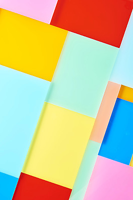 포토 JPG 스튜디오촬영 조각 백그라운드 패턴 조명 실내 사람없음 빛 컬러풀 사각형 여러개 흰배경 모자이크 반투명 아크릴 국내포토 도형 컬러 다수 무늬 재질 내부 흰색 파일형식