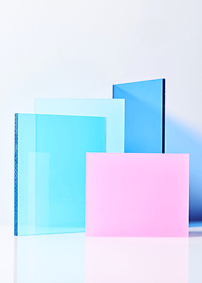 포토 JPG 스튜디오촬영 조각 백그라운드 조명 실내 사람없음 빛 컬러풀 사각형 여러개 흰배경 반투명 아크릴 국내포토 도형 컬러 다수 재질 내부 흰색 파일형식