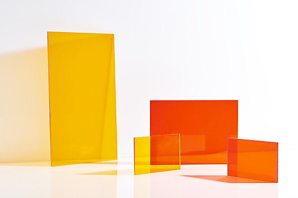 포토 JPG 스튜디오촬영 조각 백그라운드 조명 실내 사람없음 빛 컬러풀 사각형 여러개 흰배경 반투명 아크릴 국내포토 도형 컬러 다수 재질 내부 흰색 파일형식