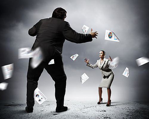 포토 JPG 해외이미지 백인 여자 남자 비즈니스 사업가 사람 두명 경쟁 분노 비즈니스맨 충돌 말다툼 성인만 해외202004 해외포토 서양인 직업 감정 컨셉 직장인 싸움 파일형식