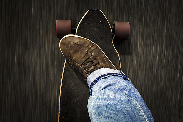 포토 JPG 해외이미지 라이프스타일 공원 남자 문화 스포츠 운동화 신발 십자가 모션 거리 한명 사람 성인 야외 파란색 에너지 스케이팅 하반신 도시 스케이트보드 승차 연습 속도 역동적 스케이터 블러 성인남자한명만 해외202004 해외포토 1 공공시설 컬러 컨셉 겨울스포츠 운동선수 생활 보드_스포츠 남자한명만 성인남자만 파일형식