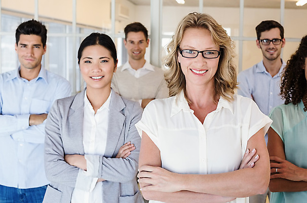 포토 JPG 해외이미지 서양인 외국인 백인 여자 남자 40대 중년 비즈니스 직장 함께함 실내 서기 미소 여러명 20대 성인 30대 사무실 직장인 비즈니스맨 비즈니스우먼 대표 동료 직원 경영 해외202004 해외포토 직업 다수 컨셉 회사 관계 모션 표정 사람 인종 청년 내부 장년 파일형식