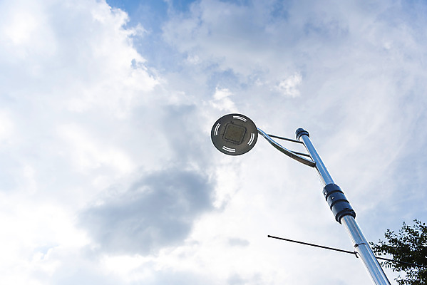 포토 JPG 주간 구름 로우앵글 하늘 풍경 사람없음 야외 여름 맑음 여름풍경 전봇대 힐링 국내포토 자연요소 계절 공공시설 뷰포인트 날씨 파일형식 여름_계절