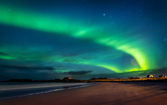 포토 JPG 해외이미지 별 섬 여행 백그라운드 자연 하늘 풍경 사람없음 야외 빛 우주 어둠 야간 북극 은하계 오로라 해외202004 SF 해외포토 자연요소 자연현상 극지방 생태계 파일형식