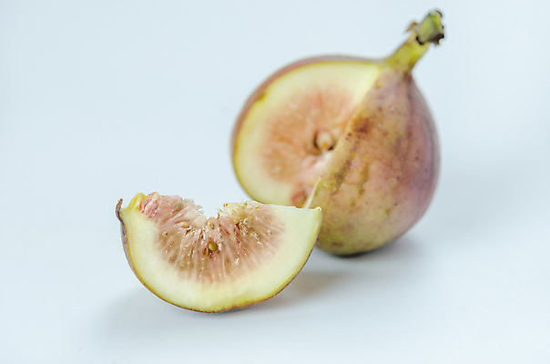 포토 JPG 해외이미지 음식 조각 백그라운드 다이어트 과일 재료 부분 자연 디저트 건강 씨앗 사람없음 보라색 활발 흰색 신선 달콤 자르기 유기농 날것 머리위 무화과 내추럴 숙성 해외202004 해외포토 식물 웰빙 컬러 컨셉 모션 맛 생태계 파일형식