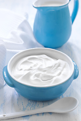 포토 JPG 해외이미지 음식 다이어트 재료 탁자 치즈 건강 요리 사람없음 목재 파란색 주방 숟가락 우유 흰색 시골 신선 사발 닫기 맛 상품 크림 유기농 레시피 요거트 내추럴 바이오 요구르트 저지방 크림치즈 핸드메이드 유일 맛있는 해외202004 해외포토 나무 웰빙 컬러 가구 컨셉 모션 유제품 수저 사기그릇 기름_음식 파일형식