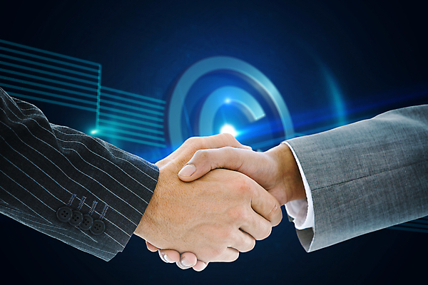 포토 JPG 해외이미지 손 비즈니스 미래 악수 신체부위 컴퓨터그래픽 파란색 빛 디지털 검은색 거래 인사 비즈니스맨 광 해외202004 저작권 해외포토 남자 컬러 컨셉 사람 손짓 그래픽 예절 직장인 파일형식 지식재산권