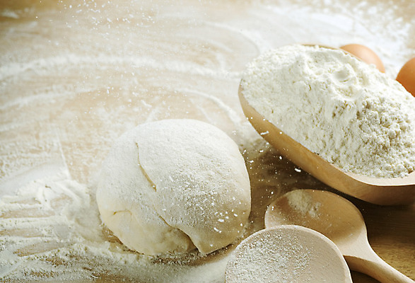 포토 JPG 해외이미지 여자 음식 탁자 파스타 요리 사람없음 목재 쿠키 주방 식당 요리사 흰색 신선 막대기 뿌리기 준비 날것 상승 반죽 밀가루 밀가루반죽 섞기 이스트 제빵사 핸드메이드 카피스페이스 국경 해외202004 해외포토 나무 직업 컬러 가구 컨셉 재료 모션 디저트 서양음식 사람 상점 공백 가루 파일형식