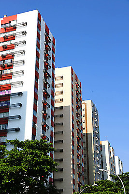 포토 JPG 해외이미지 산업 벽 건축양식 창문 하늘 부동산 바닥 아파트 협상 사람없음 건물 파란색 도시 남아메리카 큼 투자 대도시 브라질 리우데자네이루 줄서기 많음 해외202004 해외포토 건축물 건축 컬러 컨셉 비즈니스 모션 주택 아메리카 재산 크기 파일형식