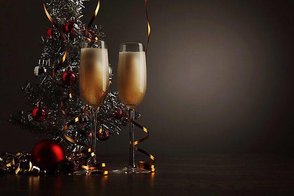 포토 JPG 해외이미지 디자인 기념일 행복 리본 음료 백그라운드 크리스마스 겨울 검은배경 새로움 기념 선물 사랑 사람없음 빛 상자 파티 축제 낭만 축하 알코올 샴페인 샴페인잔 해외202004 해외포토 계절 감정 컨셉 술잔 주류 이벤트 검은색 파일형식