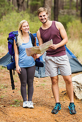 포토 JPG 해외이미지 백인 라이프스타일 커플 여자 남자 행복 지도 배낭 자연 휴가 함께함 텐트 20대 성인 야외 두명 캠핑 자유 시골 숲 캠핑장 성인만 해외202004 해외포토 서양인 감정 컨셉 가방 관계 레저 캠핑도구 사람 청년 생활 생태계 파일형식