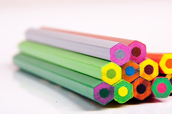 포토 JPG 해외이미지 분홍색 백그라운드 색연필 미술 사람없음 목재 빨간색 초록색 파란색 컬러풀 갈색 노란색 보라색 오브젝트 날카로움 스펙트럼 해외202004 해외포토 나무 컬러 재료 문화예술 학용품 파일형식