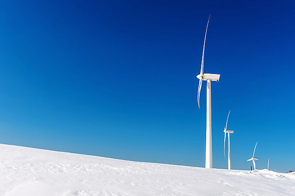 포토 JPG 해외이미지 식물 계절 산업 도로 겨울 자연 하늘 바람 한국 풍경 사람없음 야외 파란색 환경 맑음 힘 재활용 풍차 발전기 에너지 추위 흰색 시골 보호 교차로 생태계 타이어 트랙 세대 유지 건너기 생태학 공급 수평선 해외202004 해외포토 자연요소 교육 아시아 길 컬러 컨셉 교통시설 모션 날씨 발전소 친환경 파일형식