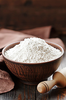 포토 JPG 해외이미지 음식 백그라운드 재료 탁자 요리 사람없음 목재 갈색 쌓기 주방 숟가락 흰색 기구 사발 가루 준비 유기농 날것 반죽 밀가루 밀가루반죽 통밀 해외202004 해외포토 나무 웰빙 컬러 가구 모션 수저 사기그릇 밀 파일형식