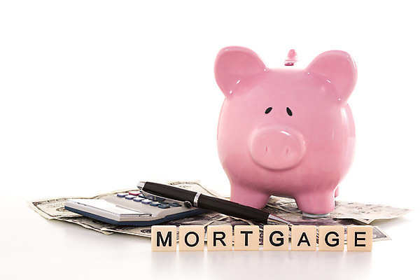 포토 JPG 해외이미지 컨셉 돈 사람없음 금융 펜 저축 돼지저금통 계산기 절약 흰배경 해외202004 해외포토 백그라운드 문구용품 경제 필기구 장비 저금통 흰색 재산 파일형식