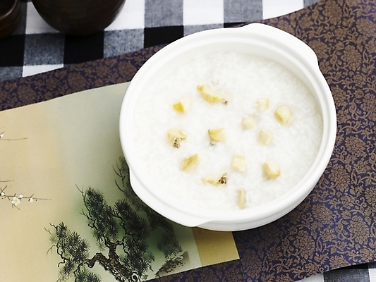 포토 JPG 그릇 접시 한식 음식 한국 실내 누끼 사람없음 하이앵글 다기 죽 흰죽 국내포토 식기 아시아 뷰포인트 내부 다도 파일형식