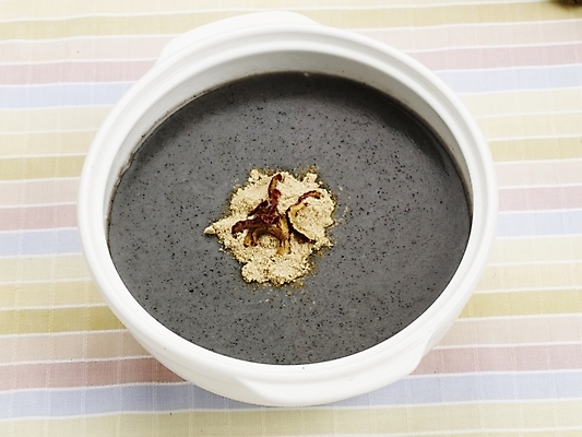 포토 JPG 그릇 접시 한식 음식 한국 실내 누끼 사람없음 하이앵글 다기 죽 검은깨죽 깨죽 국내포토 식기 아시아 뷰포인트 내부 다도 파일형식