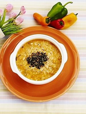 포토 JPG 그릇 접시 꽃 한식 음식 고추 피망 파프리카 한국 실내 사람없음 장식 하이앵글 다기 죽 김치죽 국내포토 식물 식기 아시아 뷰포인트 채소 내부 다도 파일형식