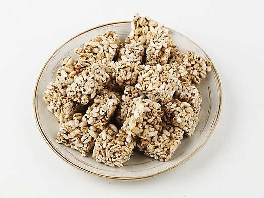 포토 JPG 스튜디오촬영 접시 명절 한식 디저트 실내 누끼 사람없음 전통음식 한과 추석음식 명절음식 강정 쌀강정 전통다과 국내포토 전통 식기 기념일 음식 내부 과자 다과 파일형식